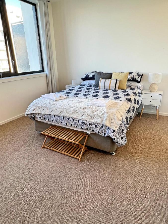 Industrial Yet Modern, 1Bd 1Bth Apt - Woden Phillip Exterior photo